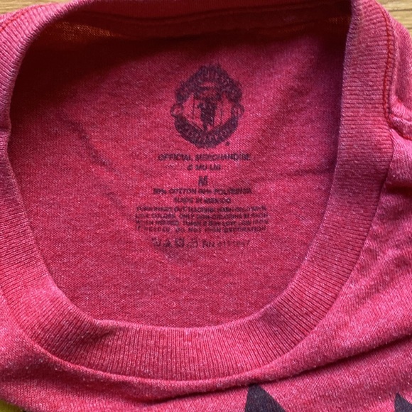 Official Manchester United T-shirt - Picture 2 of 3
